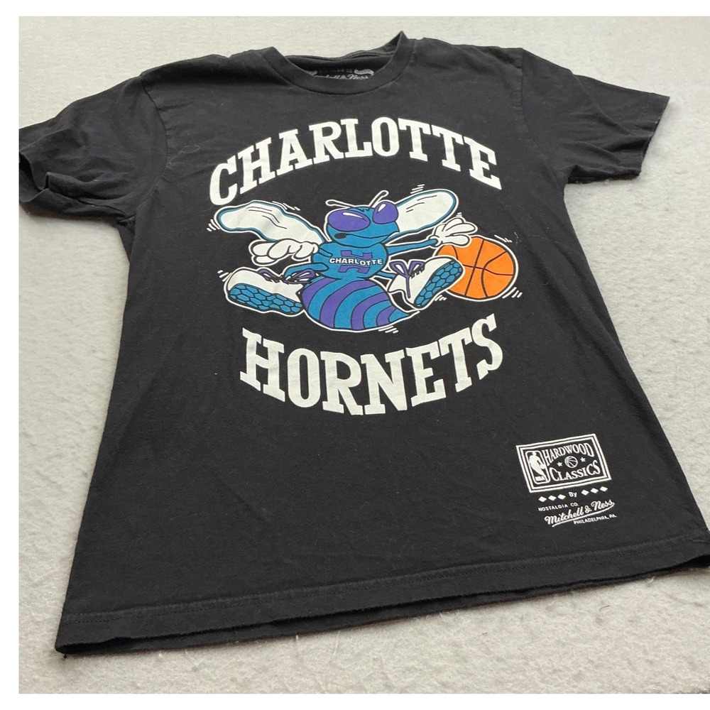 Mitchell & Ness Charlotte Hornets T-Shirt Hardwood Classics Hugo Graphic S Black
